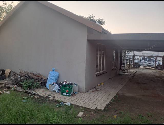 3 BEDROOM HOUSE FOR SALE IN BOITEKONG